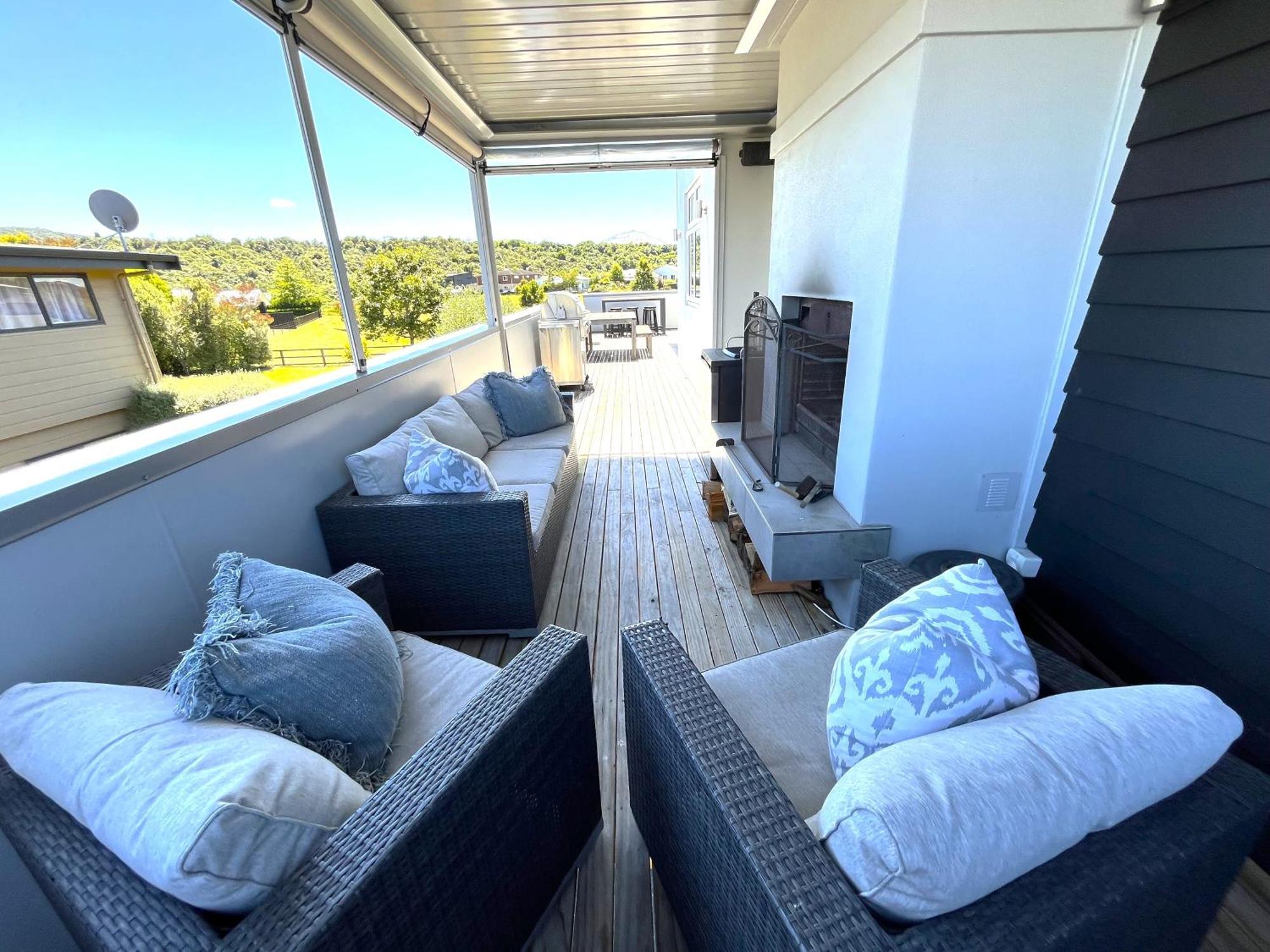 Large And Luxurious At The Lake Kinloch Εξωτερικό φωτογραφία