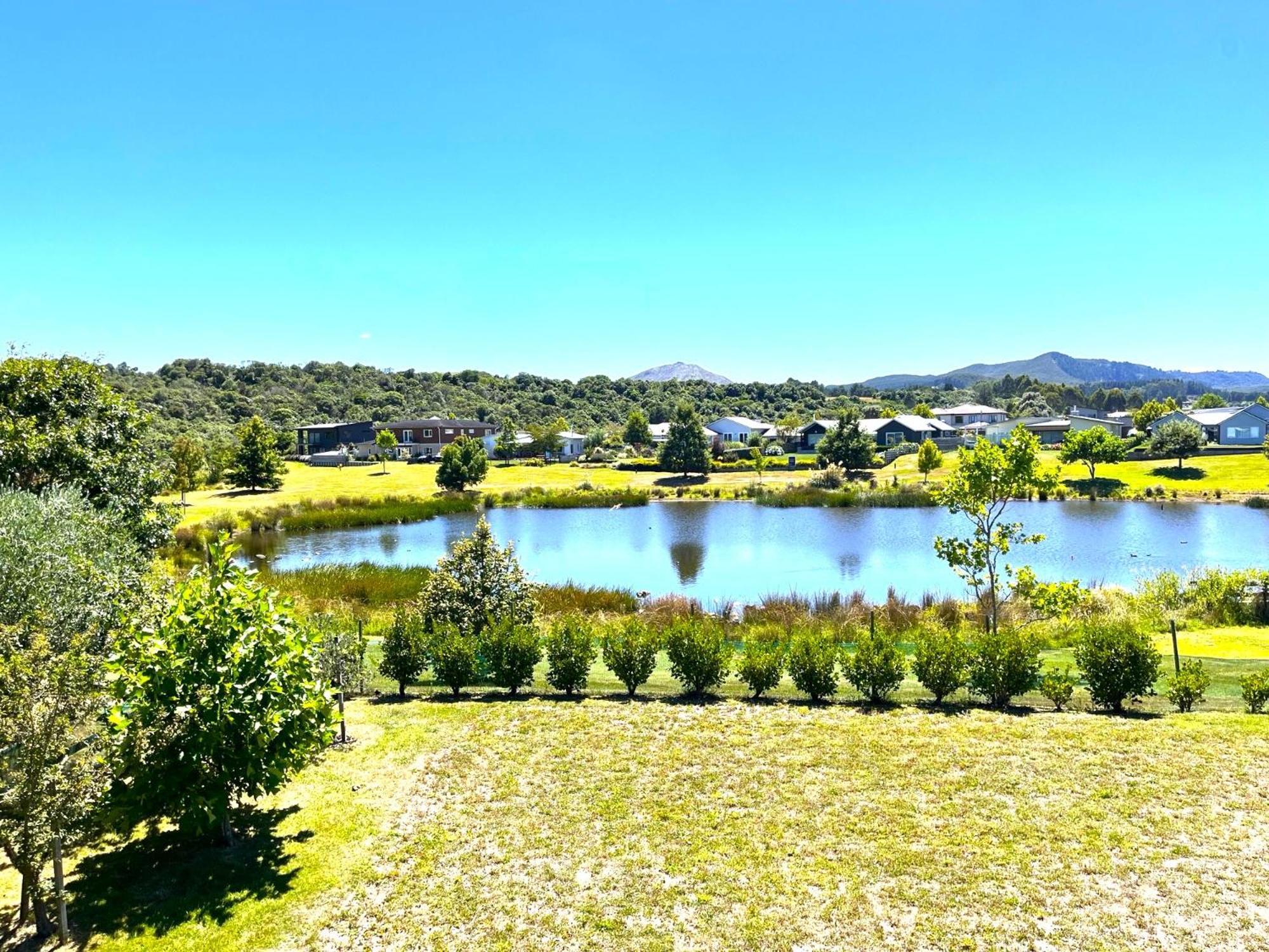 Large And Luxurious At The Lake Kinloch Εξωτερικό φωτογραφία