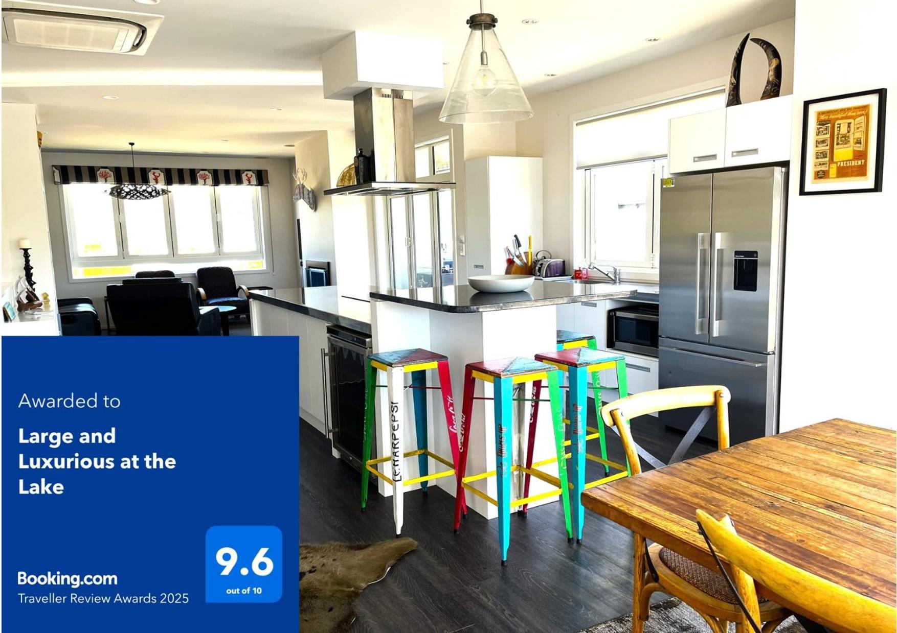 Large And Luxurious At The Lake Kinloch Εξωτερικό φωτογραφία
